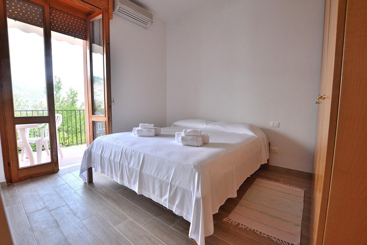 Residenza Candor With Pool Malcesine Exterior photo